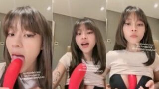 Konten Hot Cia Bocil Unboxing Dildo Merah Latihan Sepong